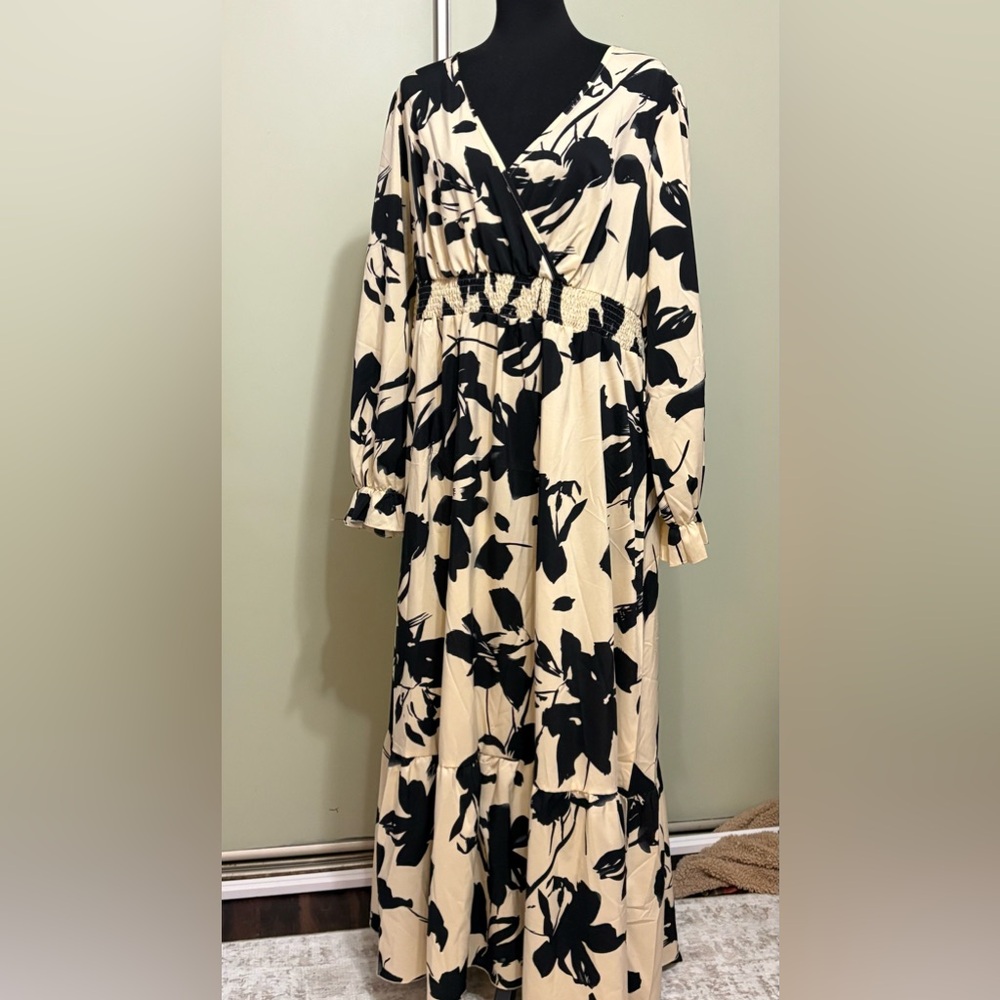 SHEIN Black and Cream Long Sleeve Dress